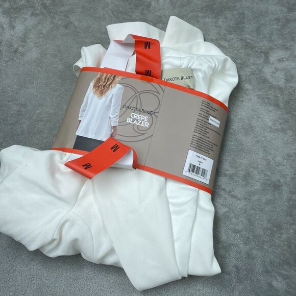 Dakota Blue Womens White Crepe Blazer Open Front  Size M NWT 6451 - Picture 4 of 5